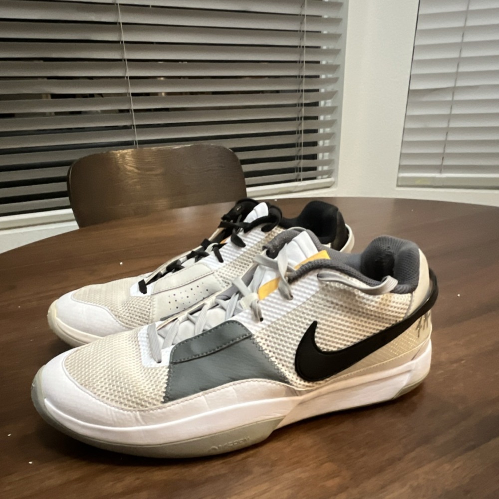 Nike Basketball Sneaker White Black Gray Yellow DJ6159-101 Men's Low Top sz 11.5